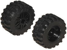 Part 55982c01 - Wheel 18mm D. x 14mm with Axle Hole, Fake Bolts and Shallow Spokes with Black Tire 30.4 x 14 Offset Tread (55982 / 30391) - De BrickPlaats