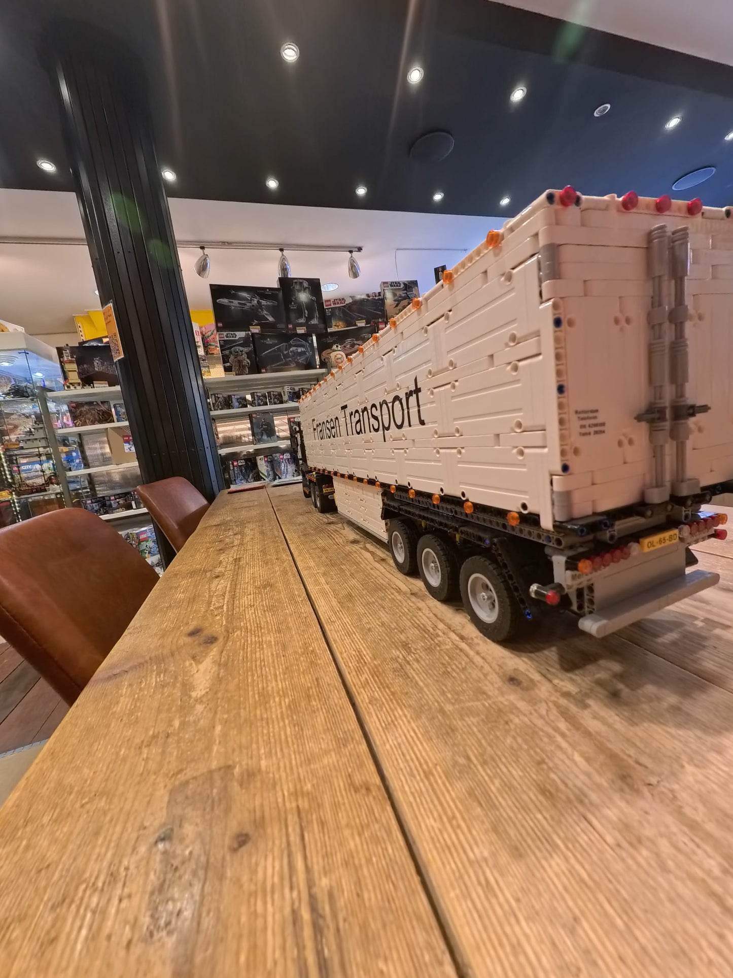 LEGO® MOC Mercedes Arocs 3245 | Met koeltrailer