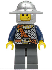 Minifig cas336 - Fantasy Era - Crown Knight Scale Mail with Chest Strap, Helmet with Broad Brim, Smirk and Stubble Beard - De BrickPlaats