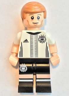 Minifig dfb010 - Toni Kroos, Deutscher Fussball-Bund / DFB (Minifigure Only without Stand and Accessories) - De BrickPlaats