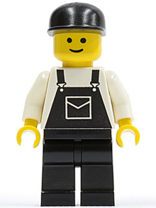 Minifig ovr020 - Overalls Black with Pocket, Black Legs, Black Cap - De BrickPlaats